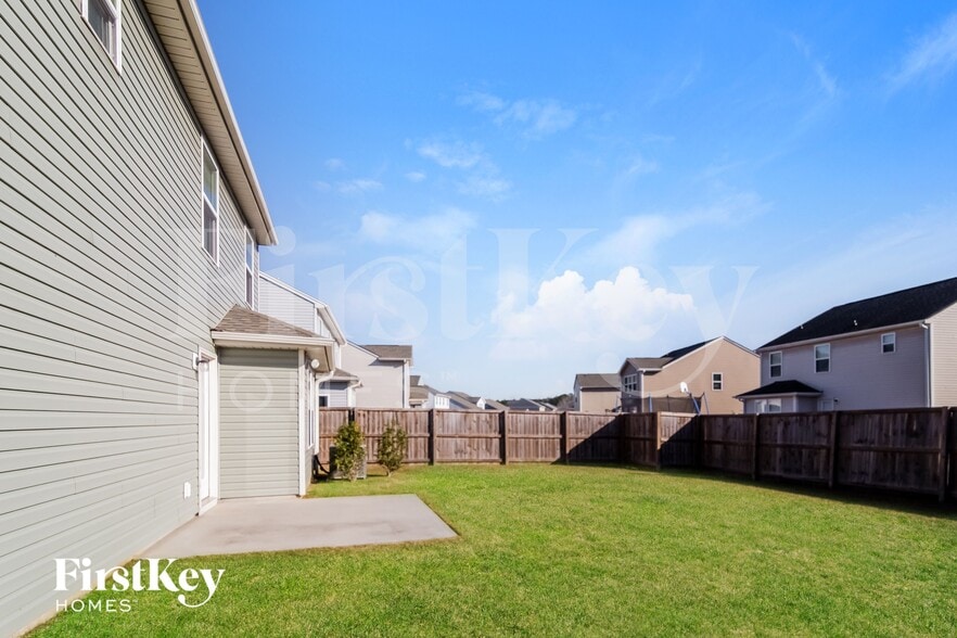 Building Photo - 143 Rockingham Way