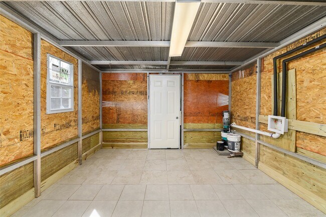 Building Photo - 3938 Daphne St