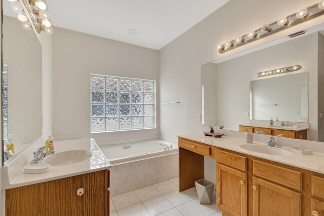 Building Photo - 4095 Sea Mist Way
