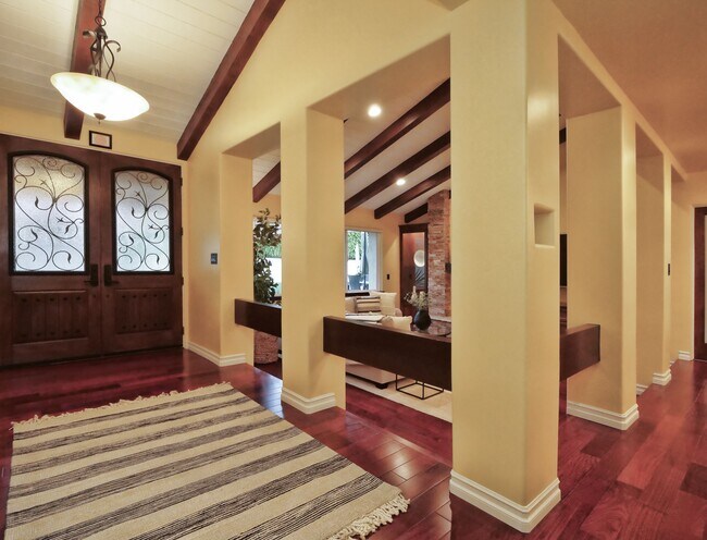 Building Photo - 30256 Avenida Selecta