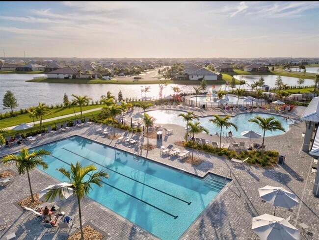 Building Photo - 15519 Sunny Day Dr