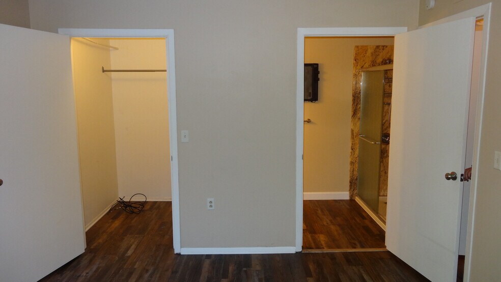 Building Photo - 225 Briarcrest Dr