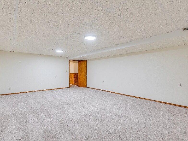 Building Photo - 125 Sherry Ln