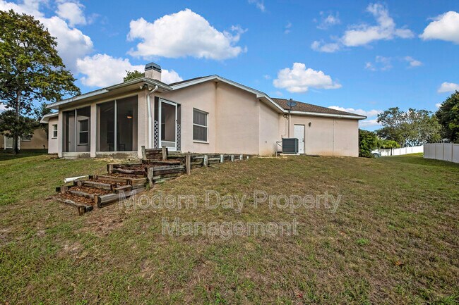 Building Photo - 12052 Jade Ave