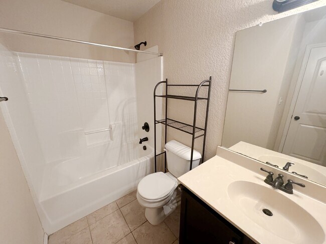 Building Photo - Move-In Special! Get $200 off your first f...