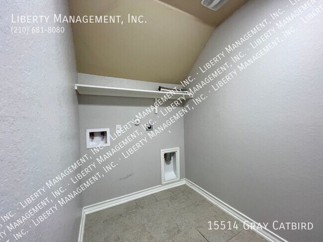 Building Photo - 5 Bedroom, 2.5 Bath Home in Redbird Ranch