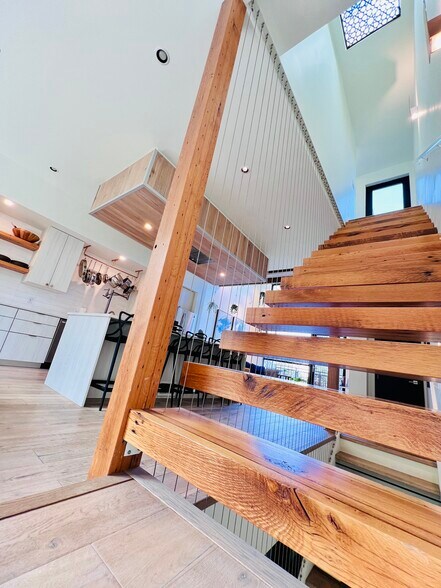 Building Photo - 803 54th St