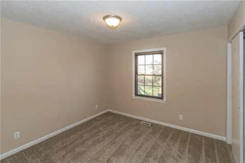 Building Photo - 211 Hillview Dr