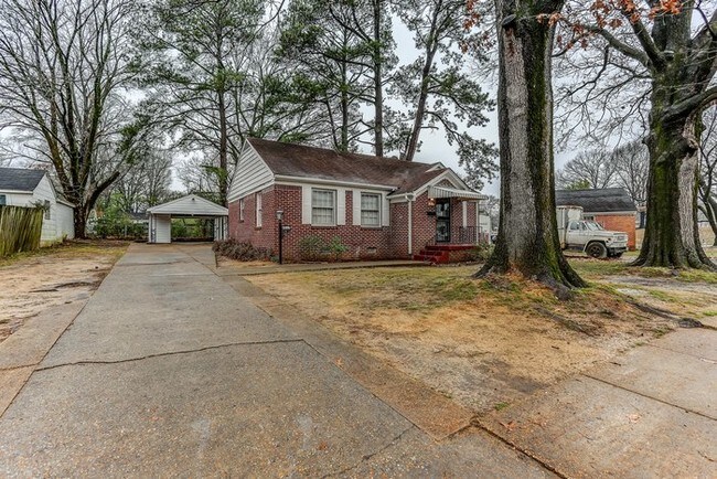 Building Photo - Newly renovated / Law enforcement discount