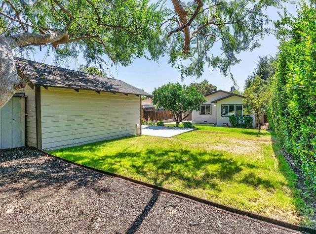 Building Photo - 3 bedroom in Altadena CA 91001