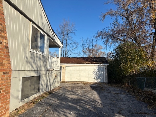 Building Photo - 201 E Rose St