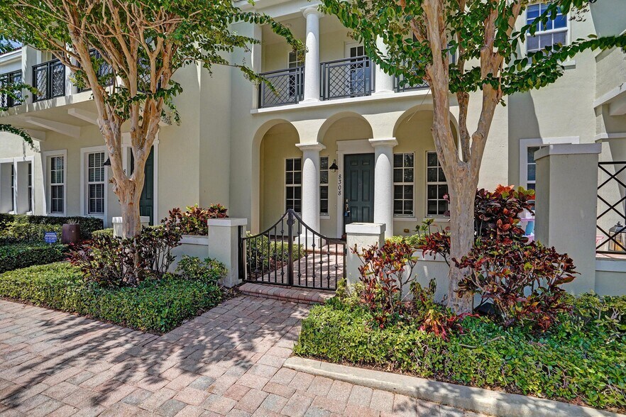Primary Photo - 8308 NW 9th Ave