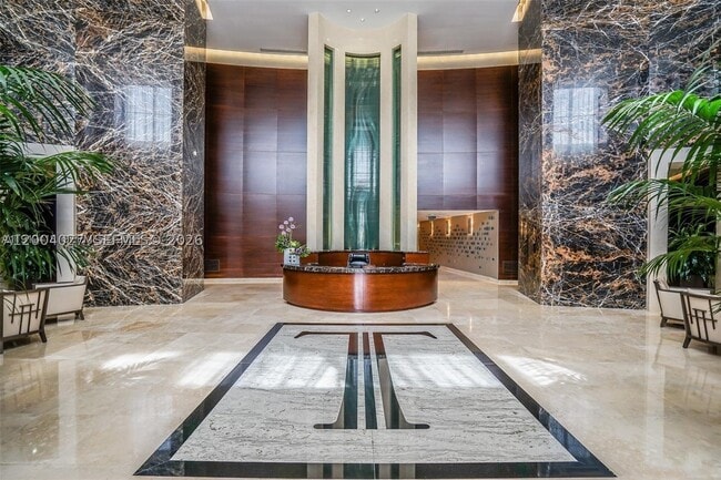 Building Photo - 16001 Collins Ave