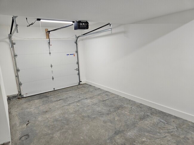 Building Photo - 104 Crystal Springs Rd