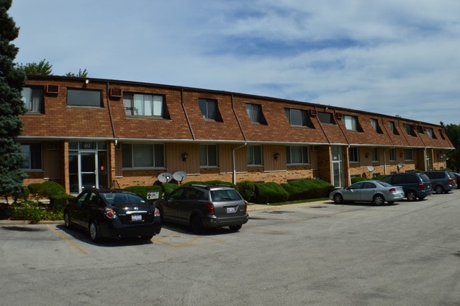 Building Photo - Warwick Apartments