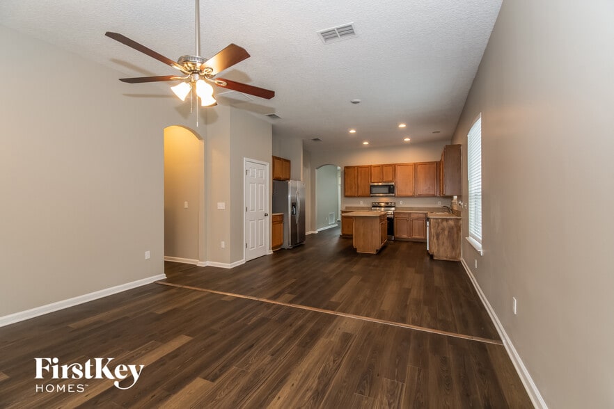 Building Photo - 4023 Leatherwood Dr