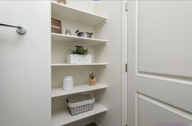 Building Photo - Beautifully Upgraded 4 - Bedroom 2 - Bath ...