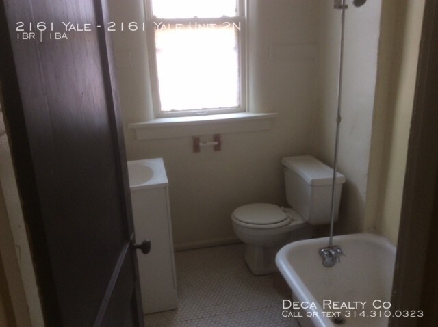 Building Photo - 2161 Yale Ave