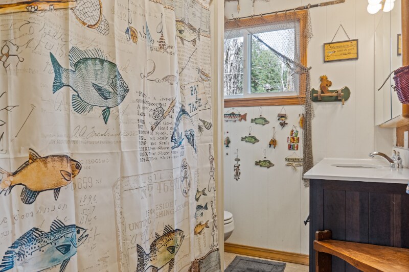 Building Photo - 670 Riverside Rd