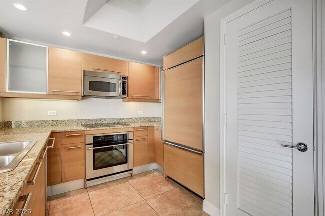 Building Photo - 222 Karen Ave