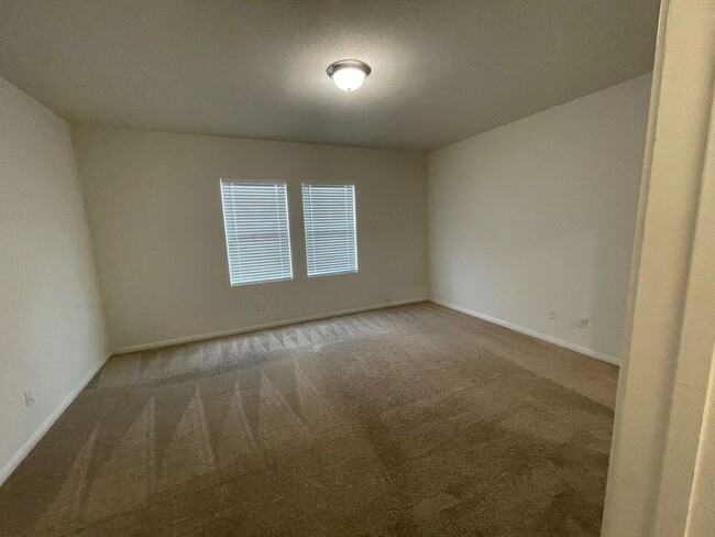Building Photo - Available for a July 2025 Move In-Modern 3...