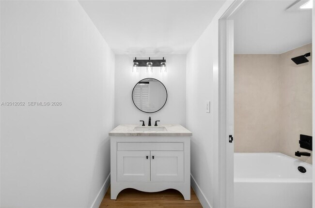 Building Photo - 3401 N Country Club Dr