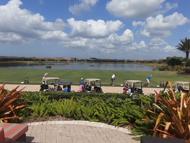 Building Photo - Seasonal/short term turnkey furnished Incr...