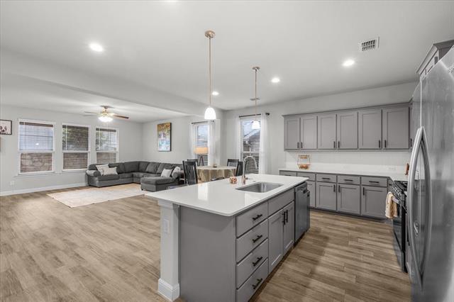 Building Photo - 2301 Shorthorn Dr