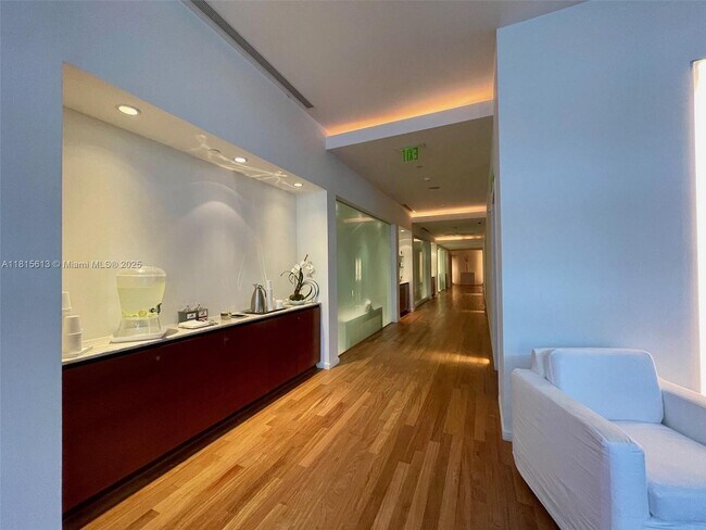 Building Photo - 1040 Biscayne Blvd