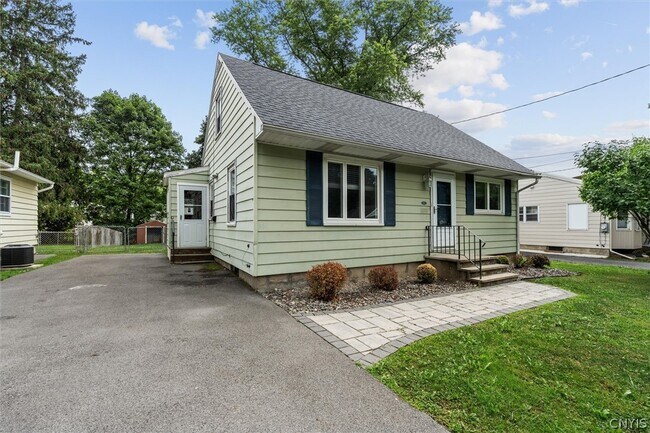 Building Photo - 211 Windemere Rd