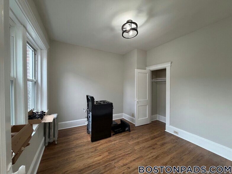 Building Photo - 38 Hemenway St