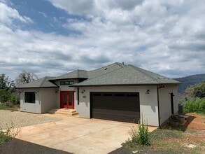 Building Photo - Breathtaking Paradise Retreat: Modern Home with Stunning Canyon Views and Next to Billie Park!