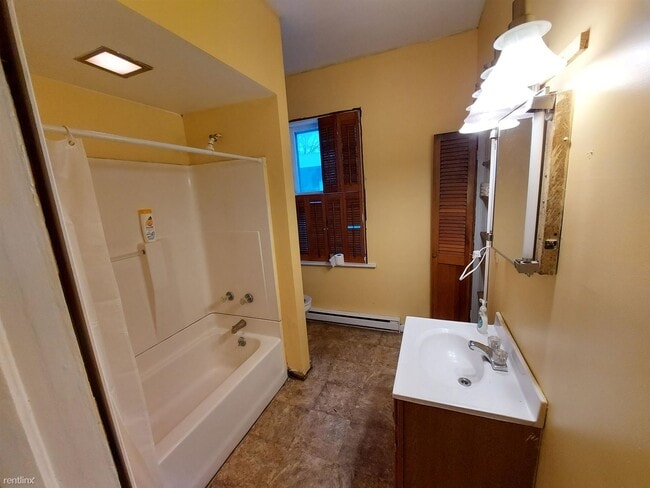 Building Photo - 3 br, 1 bath House - 181 Canal Street 1