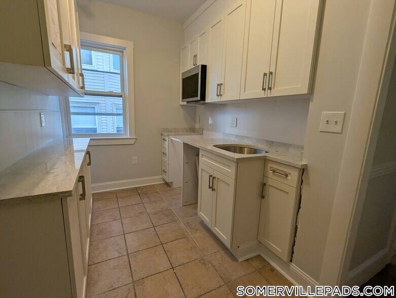 Building Photo - 69 Raymond Ave