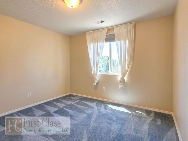 Building Photo - 503 SW 207th Ave