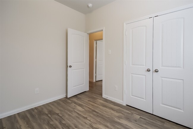 Building Photo - 705 Fallow Ln