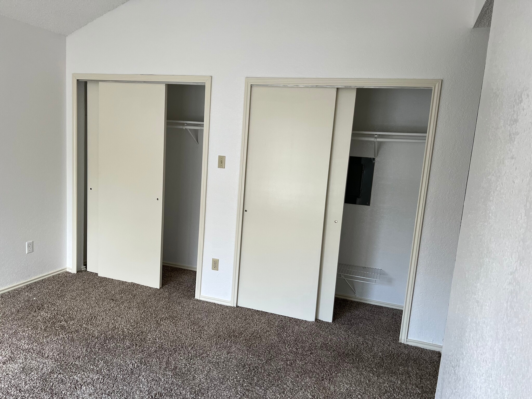 Building Photo - 1007 Spring Loop
