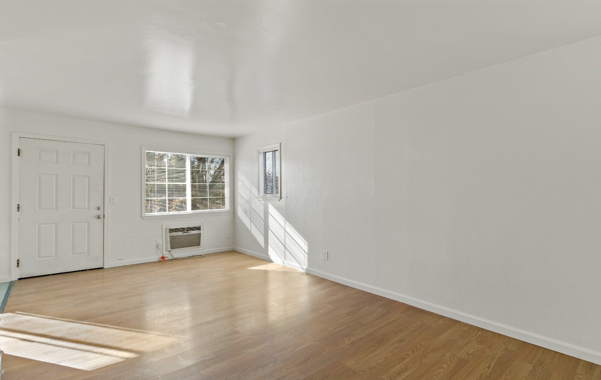 Building Photo - 300 McKenzie Dr