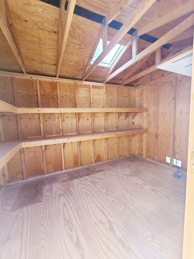 Building Photo - 3 bed 2 bath home in Huning Ranch.  MOVE I...