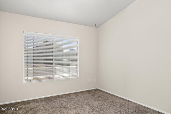 Building Photo - 11005 W Seldon Ln