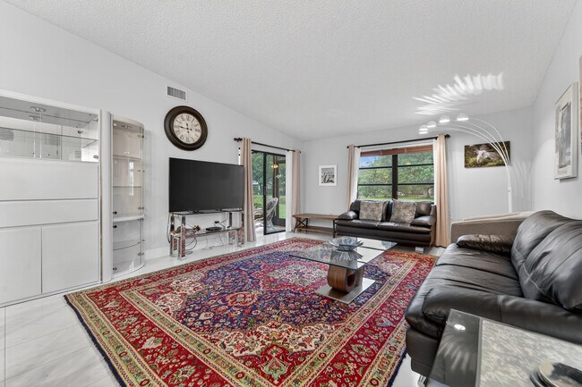 Building Photo - 6220 Kings Gate Cir