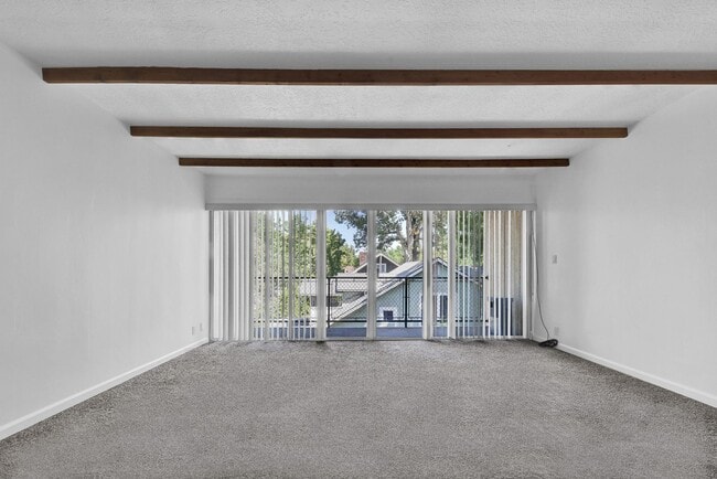 Building Photo - Wonderful newely updated downtown condo