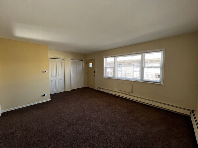 Building Photo - 8845 Cottage Grove