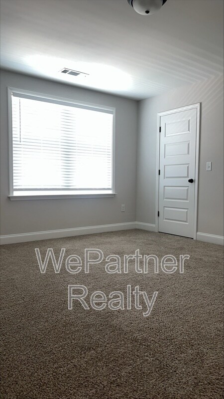 Building Photo - 100 Crest Pointe
