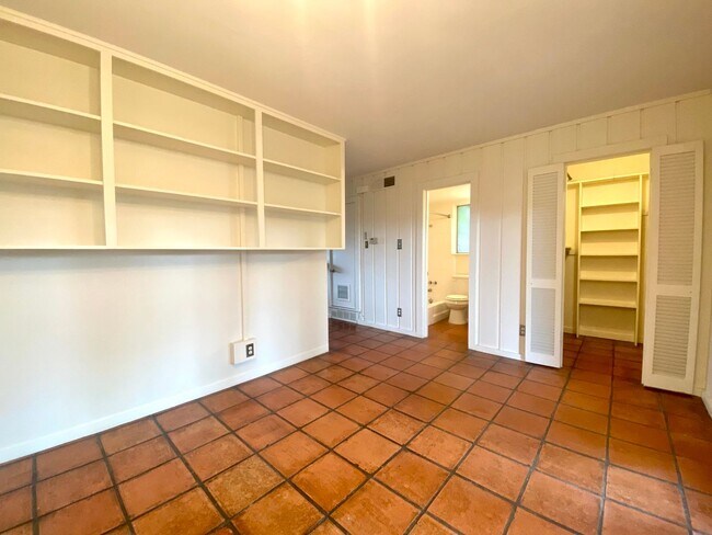 Building Photo - Blue Ridge Trail