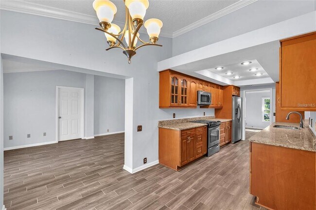 Building Photo - 1702 Horseshoe Dr