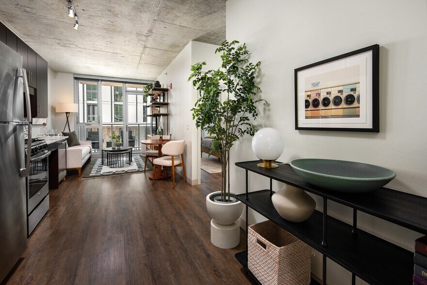 Building Photo - Gateway West Loop