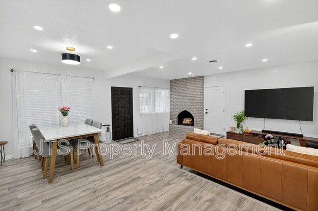 Building Photo - 6120 Westview Way