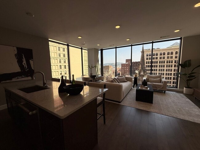 Building Photo - Gorgeous 2 Bedroom 2 Bathroom Downtown Condo with Epic Views and Free Parking