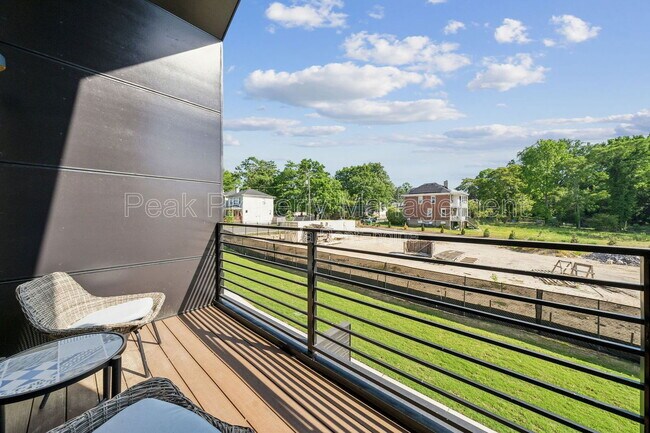 Building Photo - 1609 Pulaski St